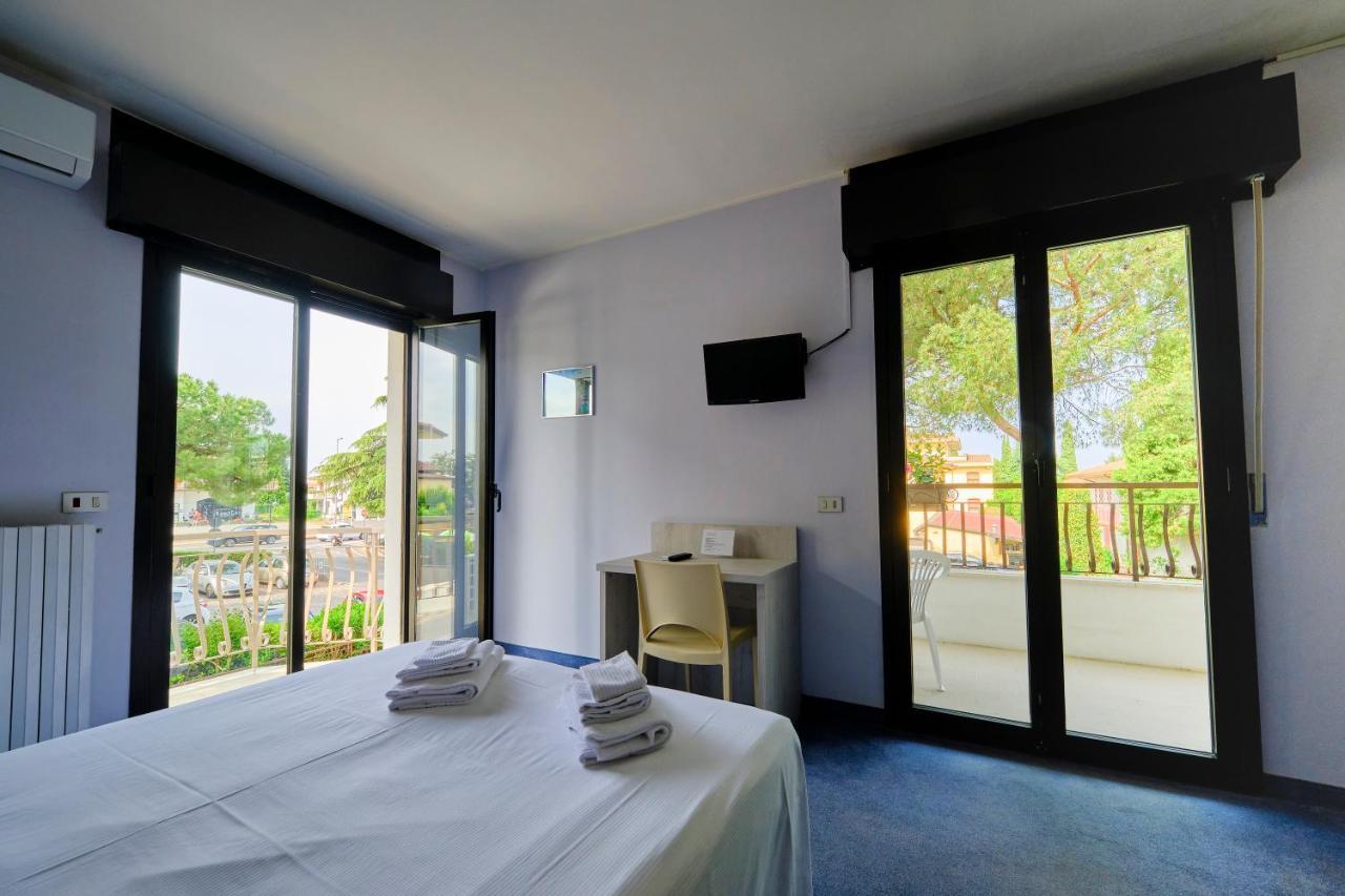 Hotel Vittoria Sirmione Exterior foto